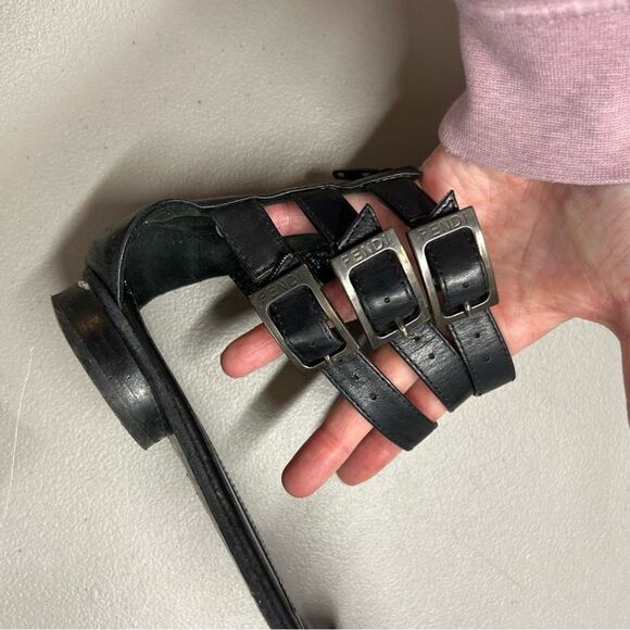 Fendi Caged Sandal Strappy Black Buckle Closure Flats Shoe Womens Size 37 - Picture 6 of 6